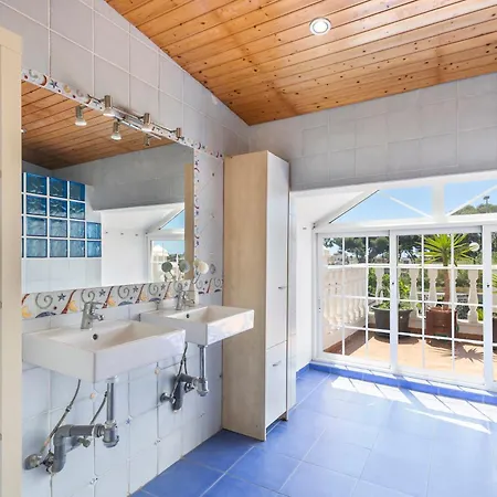 Villa Pool, Sauna, Pool Table 13 Guests *